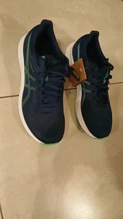 I have some shoes for sale. Asics: new; NB: New, All star leather boot; used but worn once.