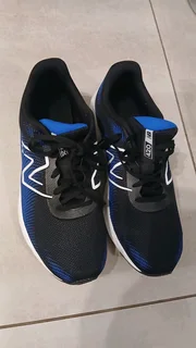 I have some shoes for sale. Asics: new; NB: New, All star leather boot; used but worn once.