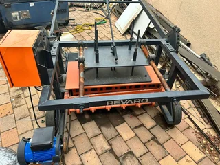 Bricking making machine