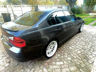 2004 BMW 3 Series Sedan 320I E90