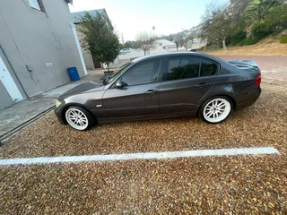 2004 BMW 3 Series Sedan 320I E90