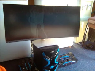 Faulty laptops and cracked curved screen