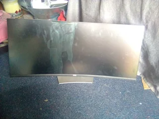 Faulty laptops and cracked curved screen