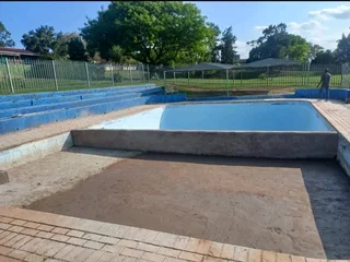 Swwiming pool maintenance and installation new swwiming pool contact number 0617166143