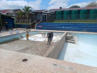 Swwiming pool maintenance and installation new swwiming pool contact number 0617166143