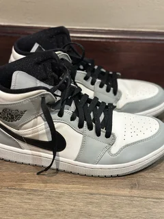 Nike air Jordan 1 Retro “Light Smokey grey”