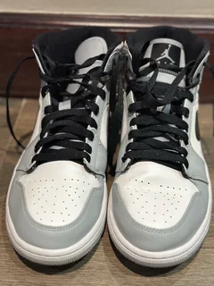 Nike air Jordan 1 Retro “Light Smokey grey”