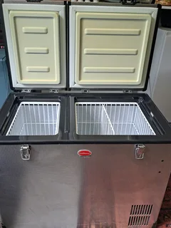 Snomaster Camping Fridge / Freezer 85L