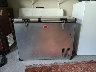 Snomaster Camping Fridge / Freezer 85L