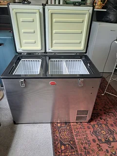 Snomaster Camping Fridge / Freezer 85L