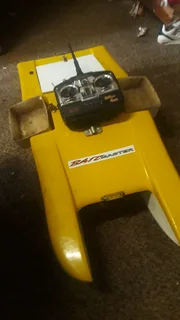 Baitzmaster Bait boat