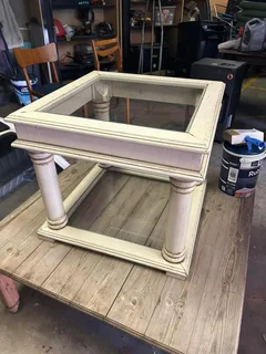 Elegant Vintage-Style Glass Display Table / Side Table