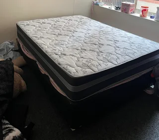 Bed - Ad posted by Modiegi