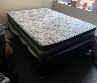 Bed - Ad posted by Modiegi