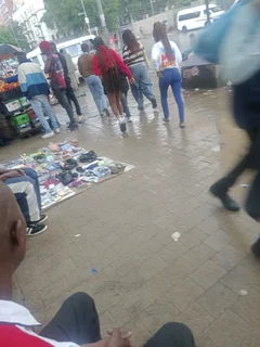 I buy good quality second hand clothes shoes linen curtains property n