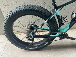 FAT BIKE ! FULL CARBON. . . Super light