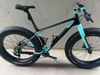 Fat Bike ! Full Carbon. . . Super Light