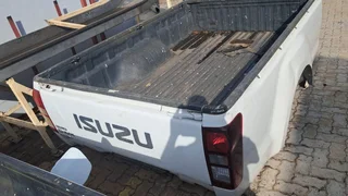 Isuzu D-Max load bin