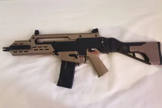 ICS G33 SFS Tactical AEG Airsoft Rifle,High Quality. Only seen 3 games in its life.