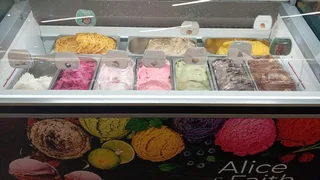 Gelato Sales assistant  in a Gelato Shop  in a Mall in  Rosebank Johannesburg