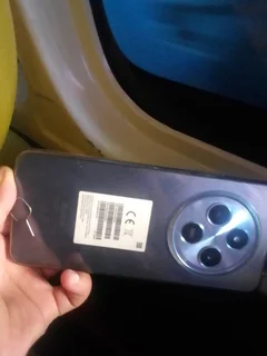 Cellphone - Ad posted by Karen Karee