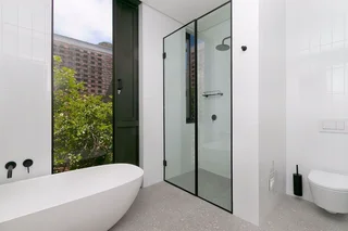 Secure/gated living property to rent