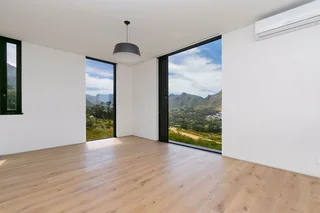 Secure/gated living property to rent