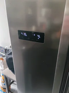 Side by side fridge freezer