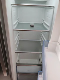 Side by side fridge freezer