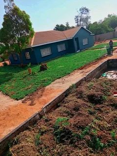 WE SPECIALIZE ON ROLL ON GRASS INSTALLATIONS NO WE DOTHE JOB WITHOUT ASKING DEPOSITS