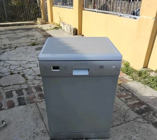 New silver Defy dishwasher with delivery