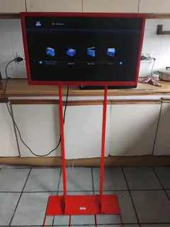 LG 32 inch LED with stand