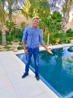 Am Pumulan looking for a job us gardening