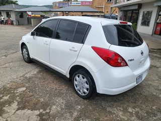 NISSAN TIDA 2010
