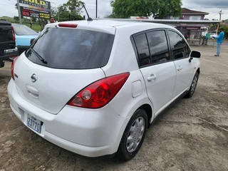 NISSAN TIDA 2010