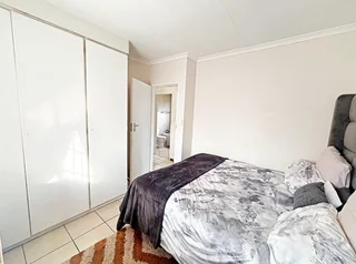 2 Bedroom Apartment in Die Hoewes