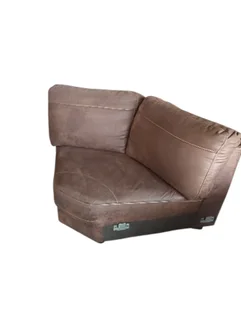 Comfortable suede corner vouche