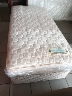 Sealy Posturepedic Ultra Premium Single base and mattress
