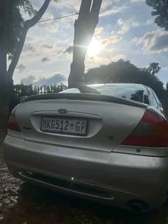 Ford Mondeo sedan, 6-cylinder V6 petrol