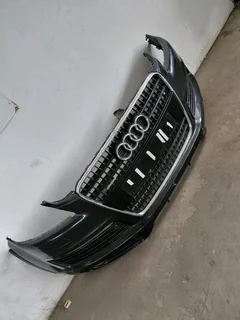 Audi Q7 Front Bumper with Grill 2008-2014 Model