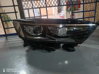 2023 VOLKSWAGEN T ROC HEADLIGHTS