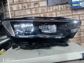 2023 VOLKSWAGEN T ROC HEADLIGHTS