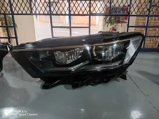 2023 VOLKSWAGEN T ROC HEADLIGHTS