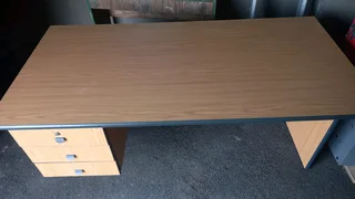 Office table