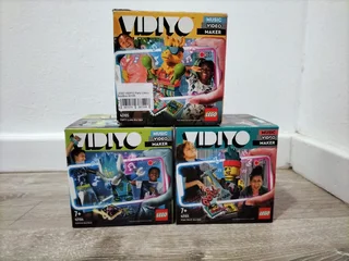 Lego videyo collectable rare music video Lego set X3 with 2 mystery pack mini figures included