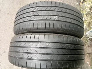 2x 215/60/r17 Bridgestone Alenza Tyres 98%tread Tyres Call Natal 0688190717 Is Available Now