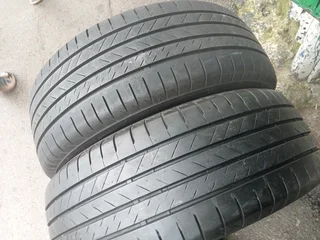 2x 215/60/R17 BRIDGESTONE ALENZA TYRES 98%TREAD TYRES CALL NATAL 0688190717 IS AVAILABLE NOW