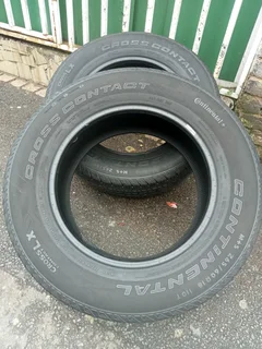 2X 265/60/R18 CONTINENTAL CROSS CONTACT TYRES 90% THREAD LIFE CALL NATAL 0688190717