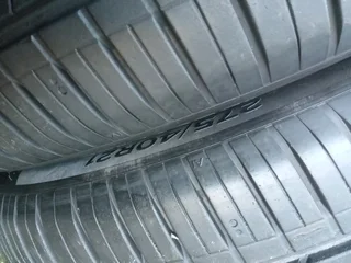 2X 275/40/R21 HANKOOK TYRES 98%THREAD LIFE CALL NATAL 0688190717