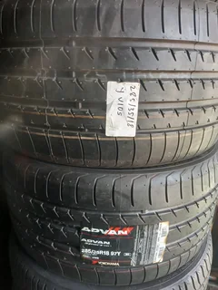 Brand New Tyres 2x 285/35/r18 Yokohama Adevan Call Natal 0688190717